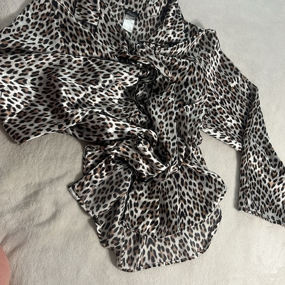Satin Leo Sexy…Mini Robe.. - Picture 5 of 7